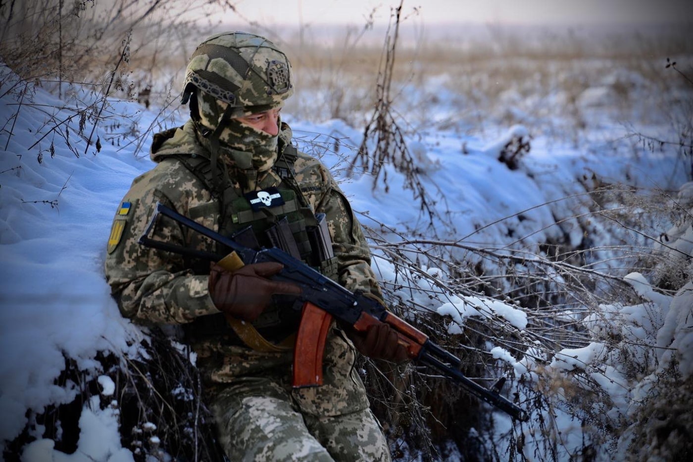 Ukraine Volunteers fighting against Russian incursion..-mi