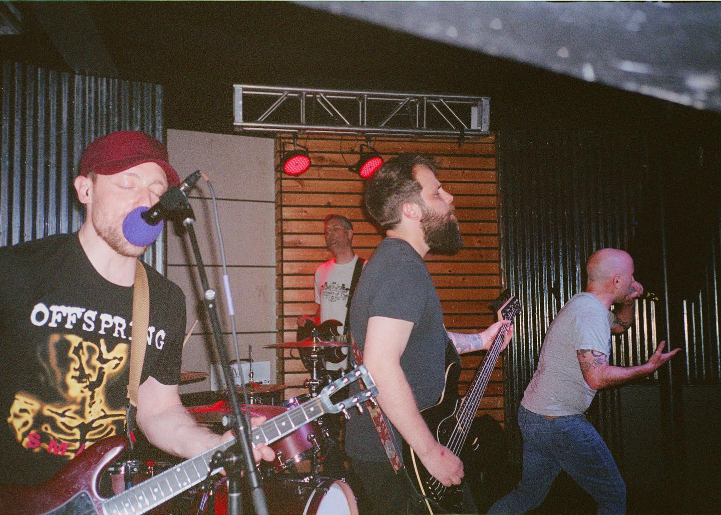 Hundreds of AU by @danieljtorres