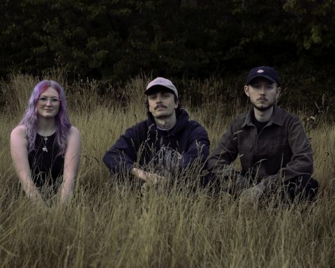 Pale Sailor - by @josephmorrisphoto-min