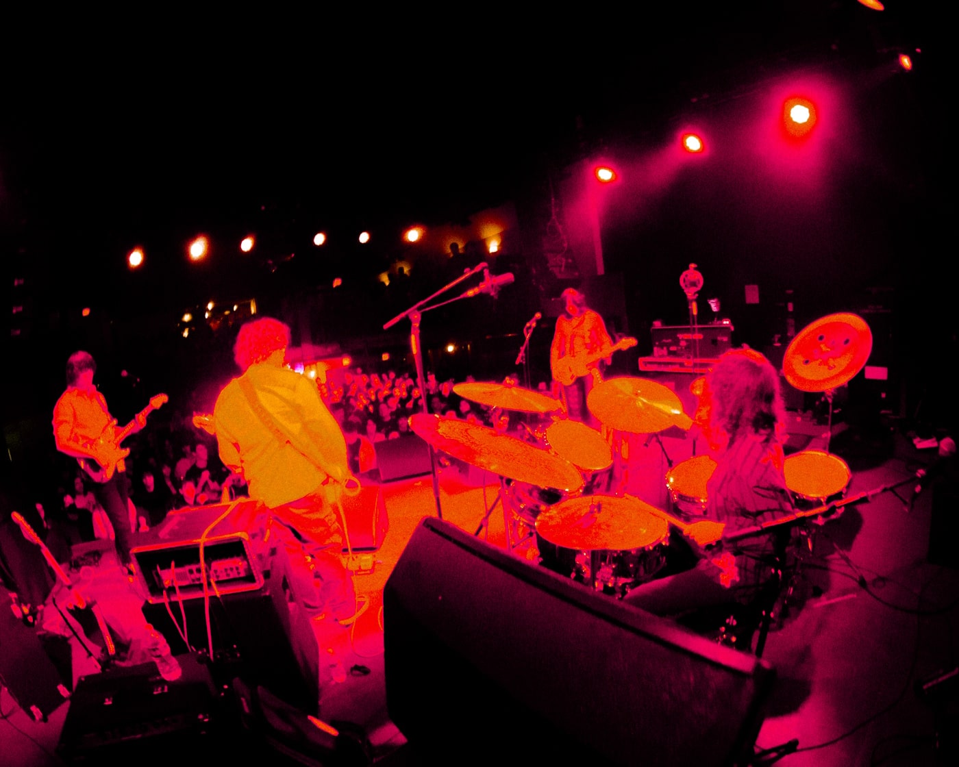 Experimental rockers MAIN ERA capture a year of shared walls, shifting identity, and blurred reality on “Four of Wands” 1 Main Era by Renee Newman, @rnphoto._