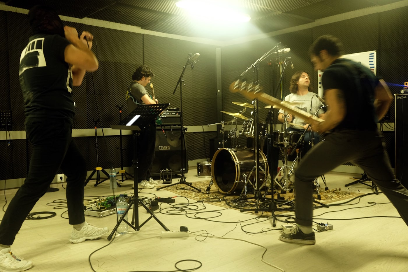 Portuguese noisy post hardcore band ROY BATTY trace noise, anonymity, and internal friction on debut EP 2 ROY BATTY, by @davidjsr13