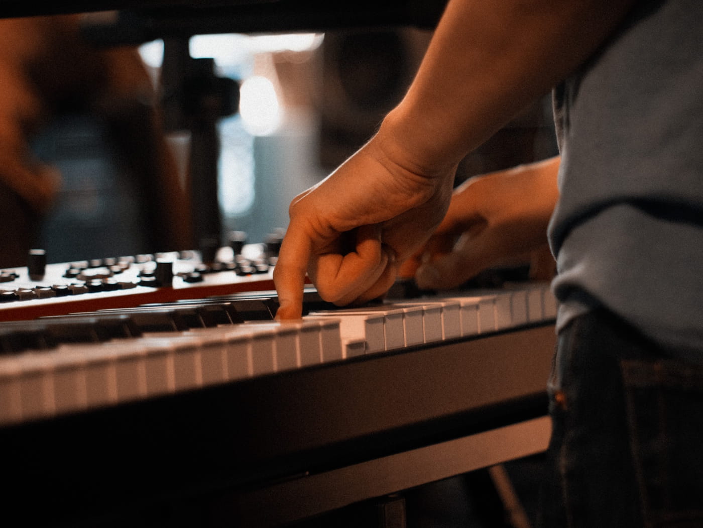 Ease into the weekend with "Happier", by Cincinnati alt rockers THE SILKIES 4 The Silkies