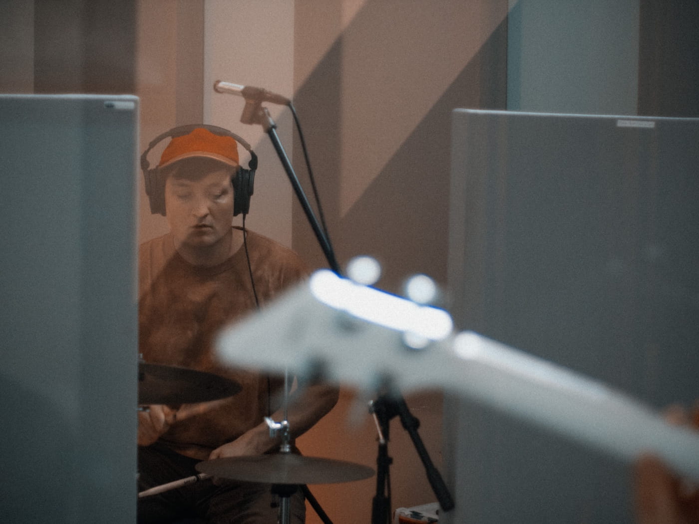 Ease into the weekend with "Happier", by Cincinnati alt rockers THE SILKIES 2 The Silkies