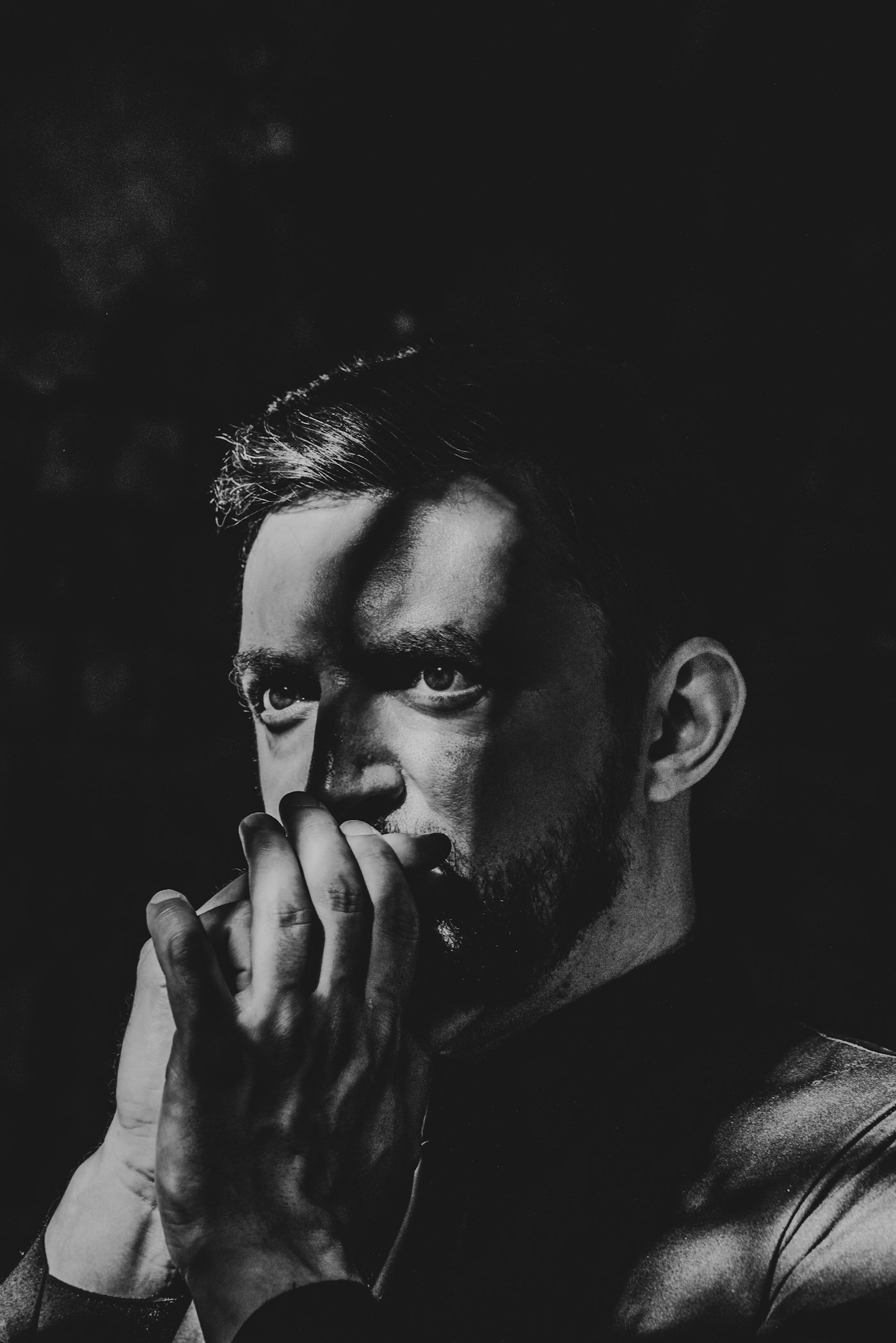 SADFACE debuts "Draped in the Hollow", turning emotional weight into cinematic sound 8 Sadface