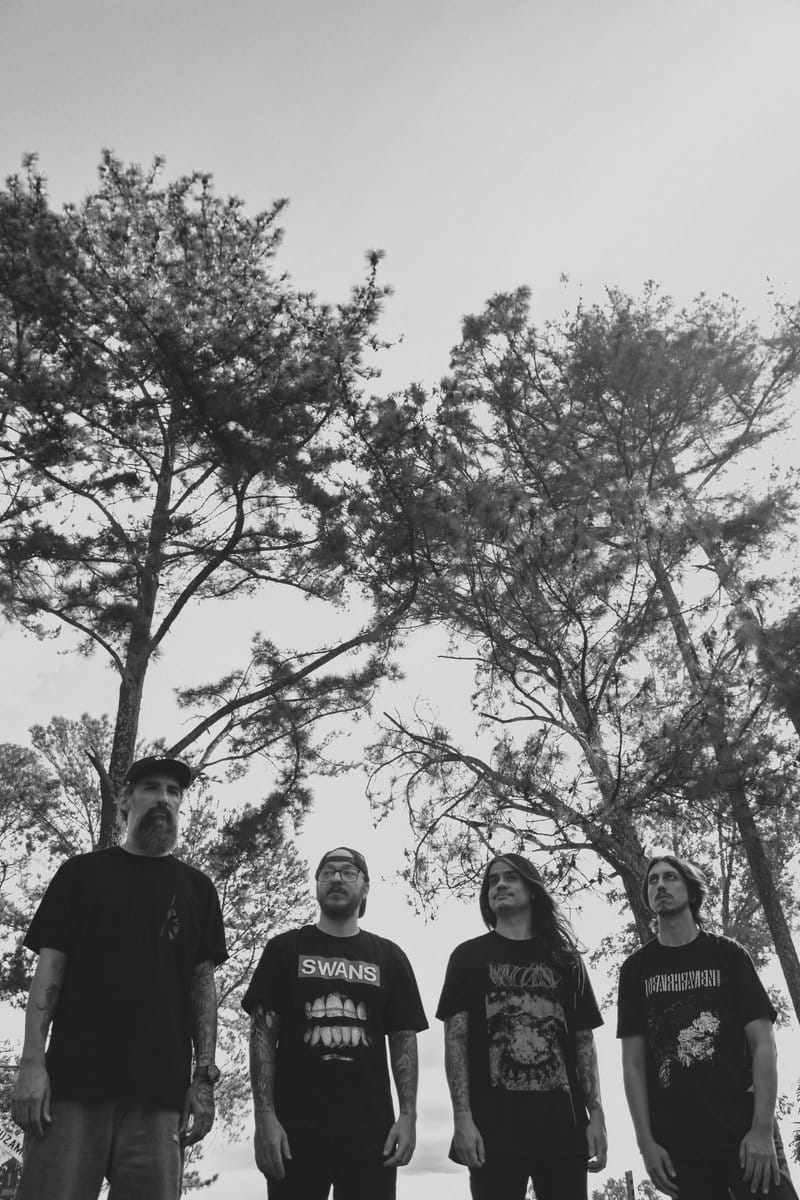 Brazilian dark screamo act H.ISS push further into collapse on "Everything is just for one last broken circuit" 1 HISS (MG) – "Everything is just for one last broken circuit"