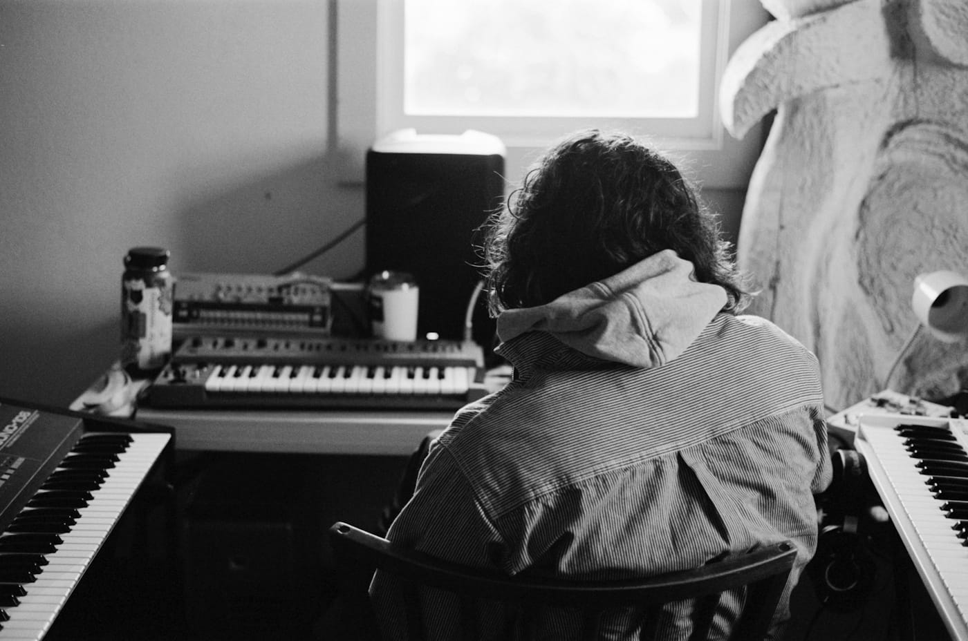 Mellow shoegaze alt rockers PILEUP walk through their mesmerizing album "Leave The Light On" 9 Pileup