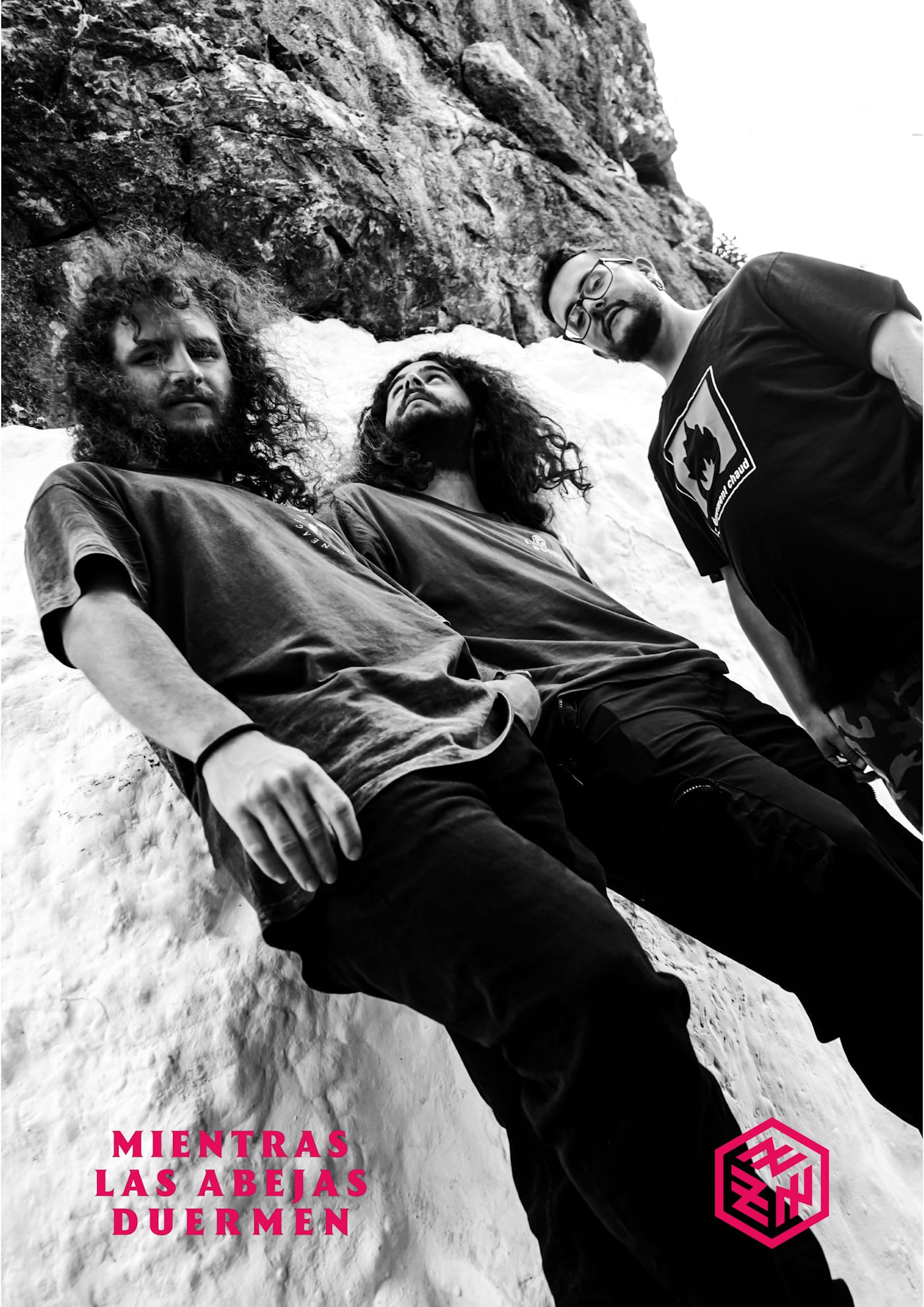 MIENTRAS LAS ABEJAS DUERMEN - a self-portrait from the mountains of southern Spain 4 Mientras las abejas duermen