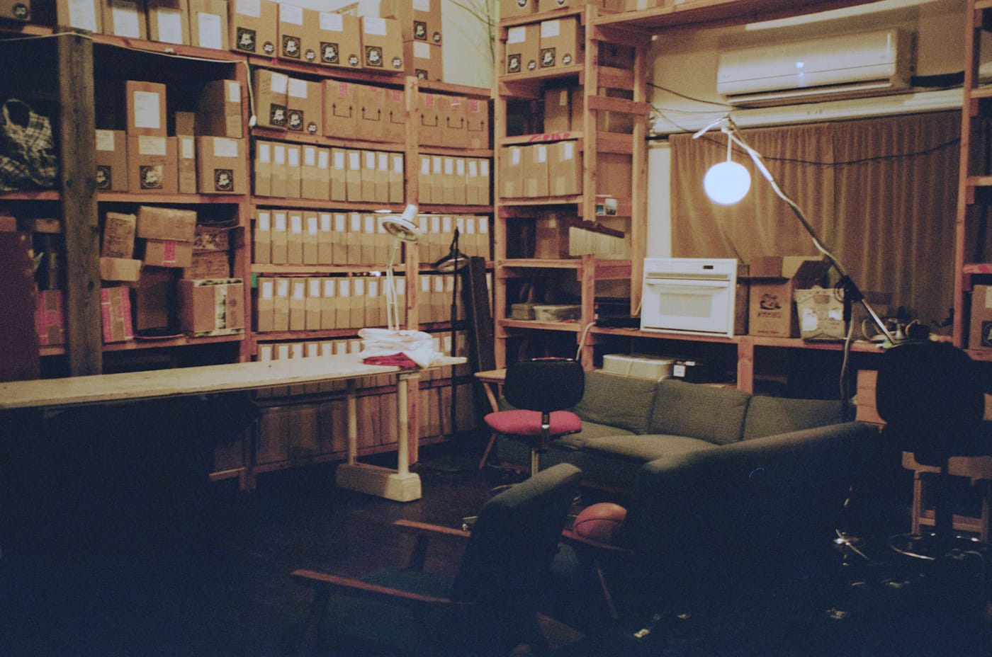 Mellow shoegaze alt rockers PILEUP walk through their mesmerizing album "Leave The Light On" 1 Pileup