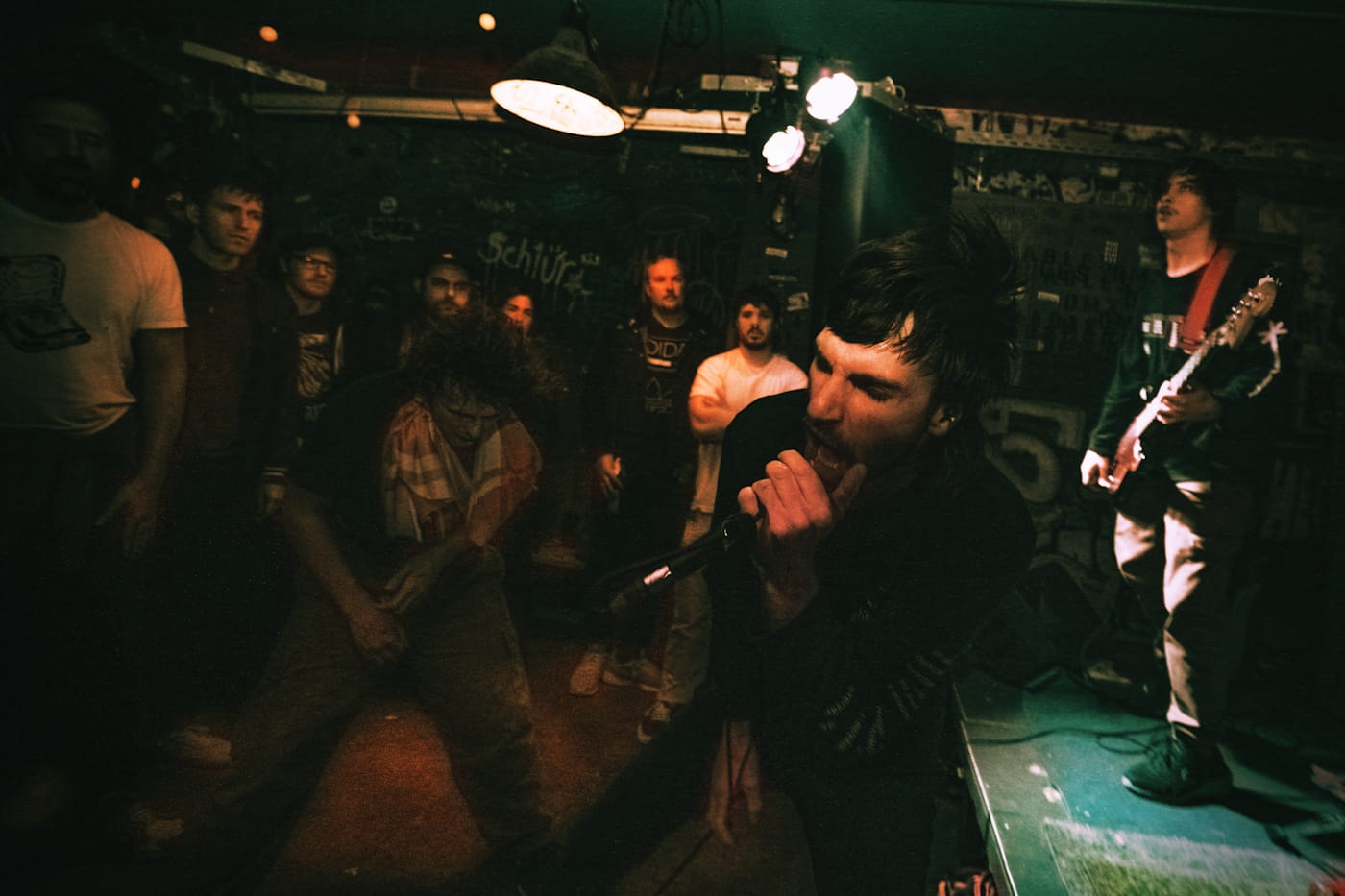 Emoviolence beast SOASTASPHRENAS break down "Eris," Berlin's screamo community, and recording 150 voices into one record 3 soastasphrenas