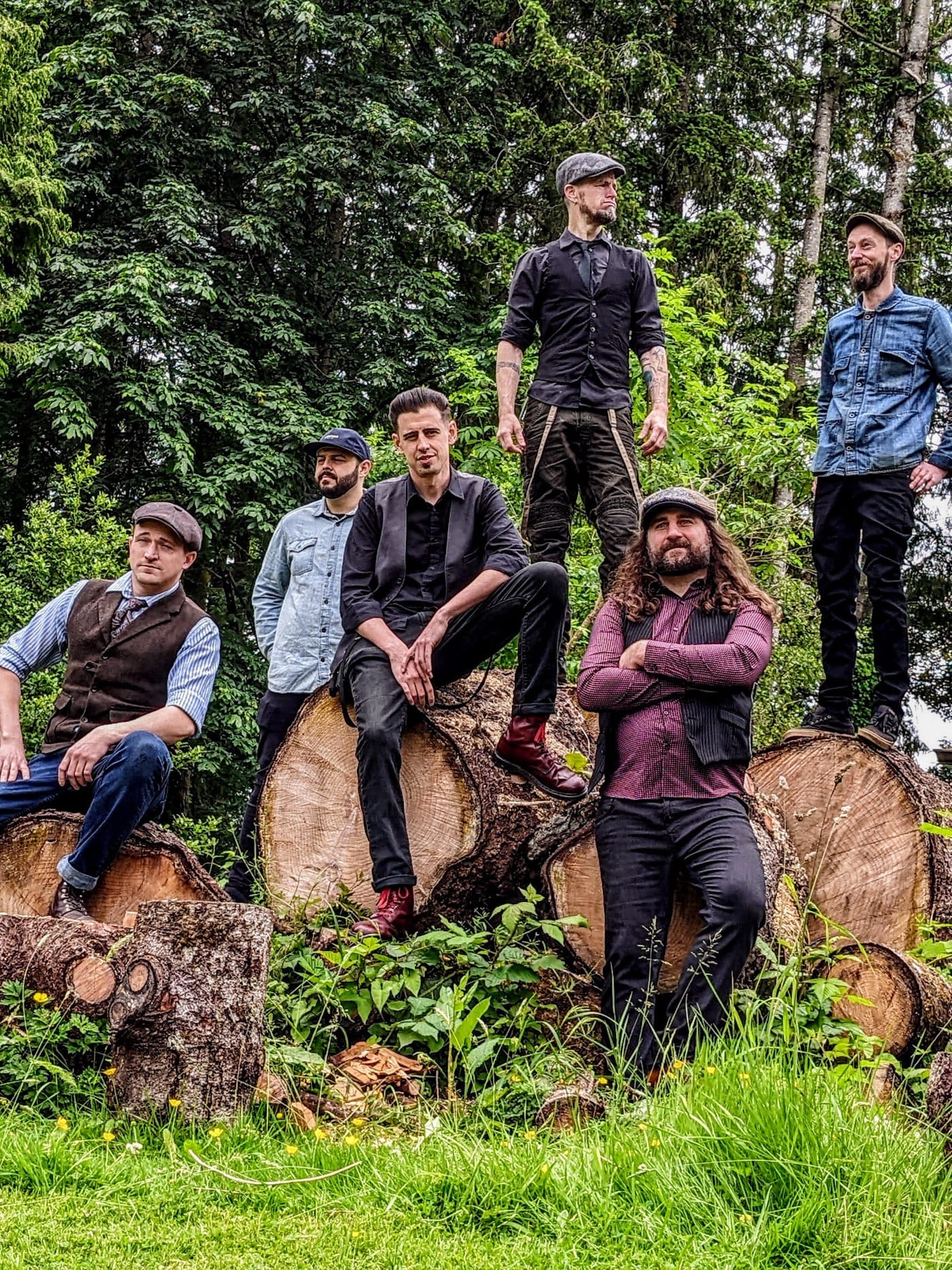 Banjos, washboards, and bad decisions - THE STILL SPIRITS return after a decade with "Small Time Crime" - ten tracks of rowdy folk-punk party 5 STILL SPIRITS