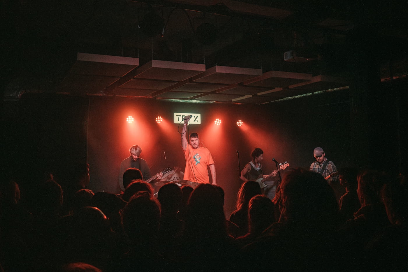 Antwerp’s CARROSER turn classical training into posthardcore tension on new EP 2 CARROSER live at Trix, Antwerp, by Boven de Brug