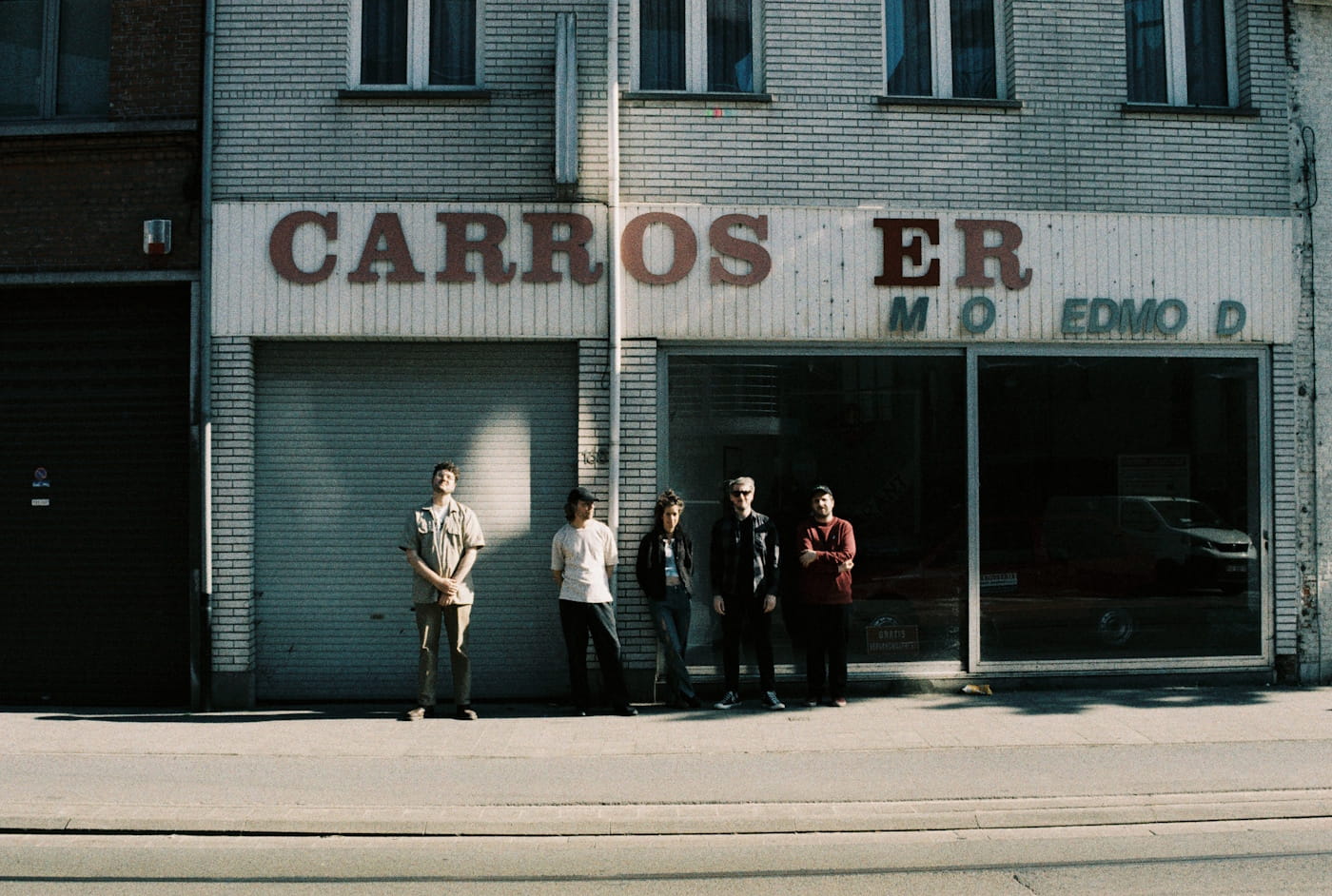 Antwerp’s CARROSER turn classical training into posthardcore tension on new EP 4 Carrosser, by Bert Cannaerts