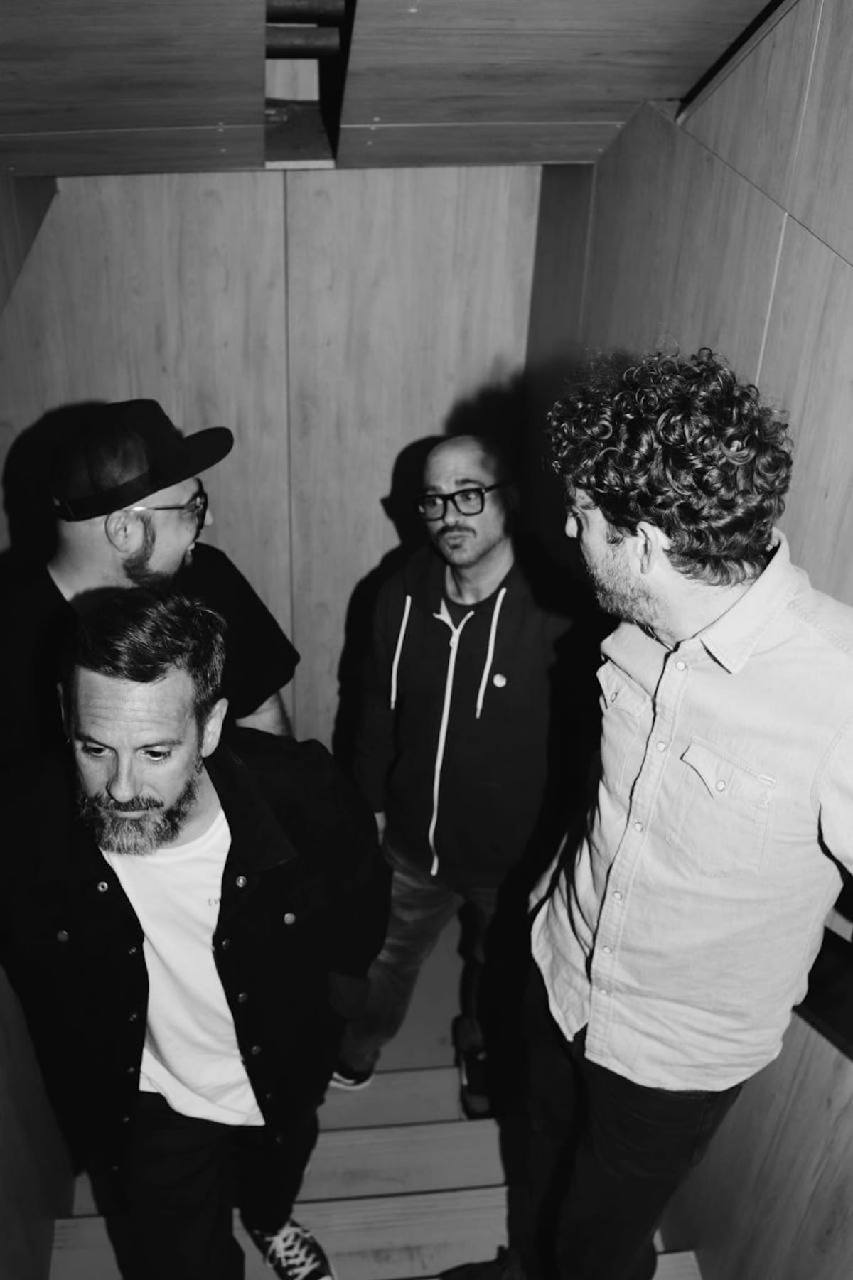 Spanish post hardcore banda ADIÓS CABALLOS pull Neuromancer, 1984, and Fight Club into new EP "Edificios Abandonados" 2 Adiós Caballos, by @nachoaufromage