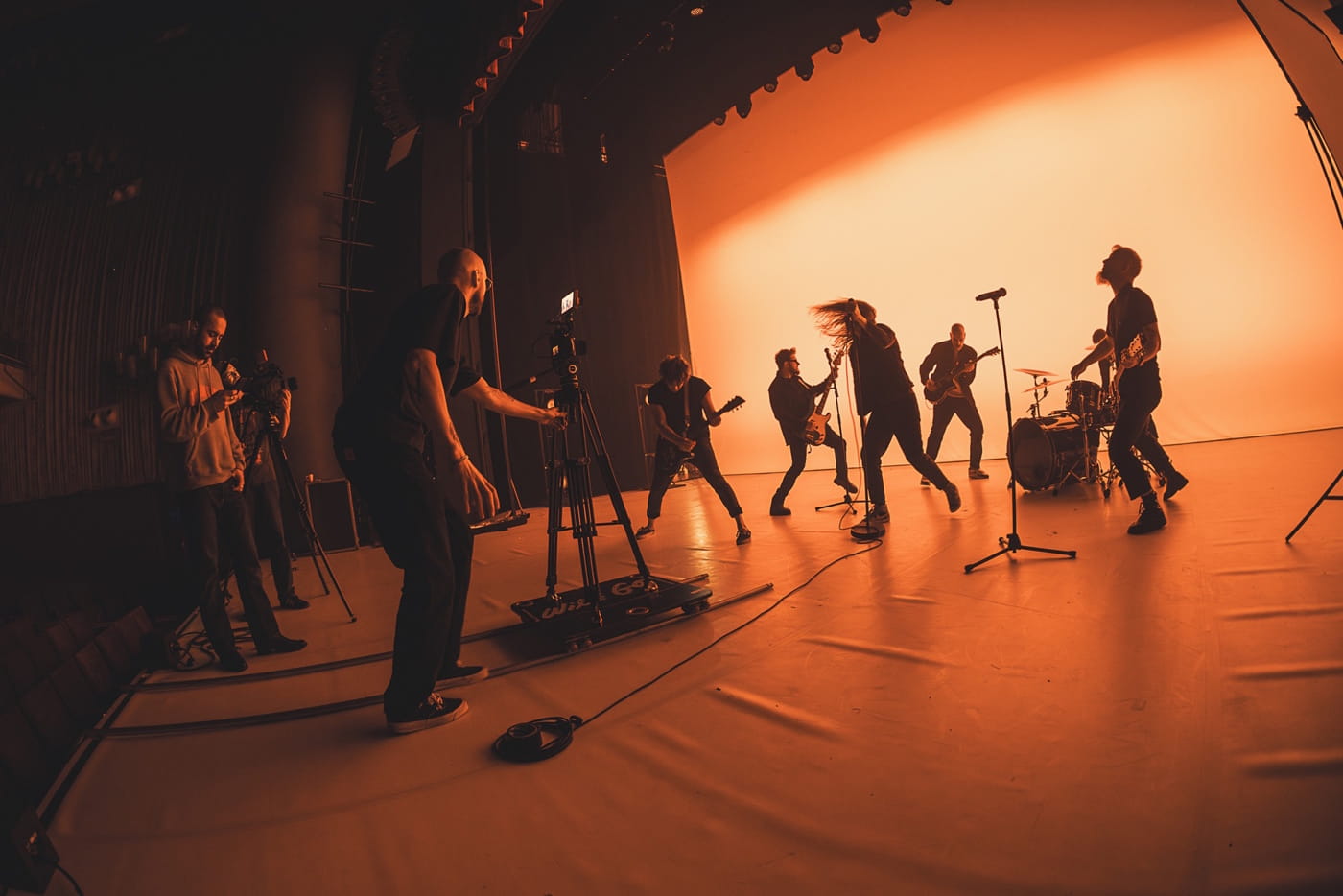 Post metallers JUNON, Charles Masset, and Thomas Ayrinhac break down the making of the amazing cinematic video for "The Chaser" 7 JUNON 📷 Emmanuel Poteau