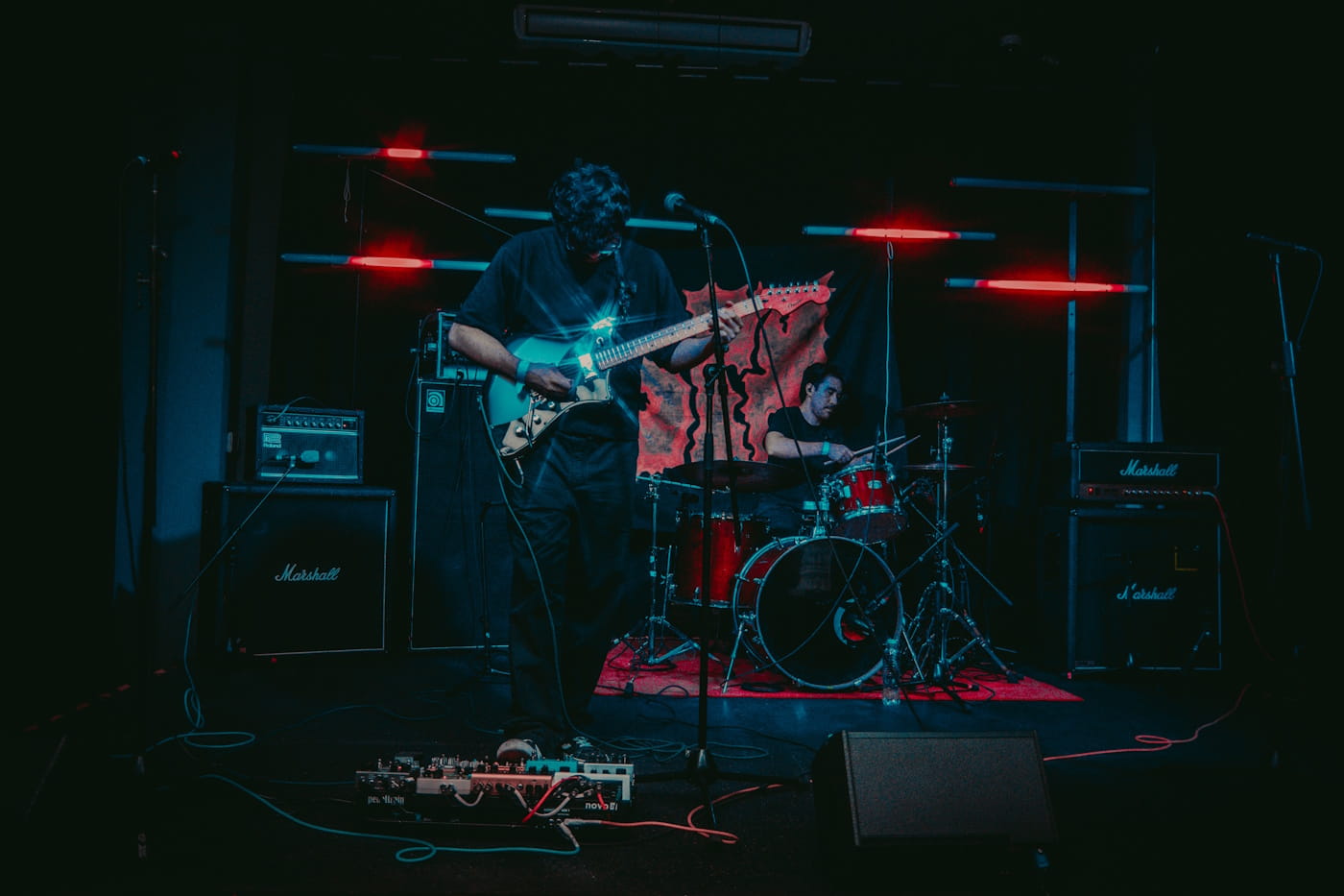 Mexico City dark screamo duo OSHIRA debut "Vorágine," tackling never being on time for your own life and disappearing to belong 2 Oshira live at House of Vans