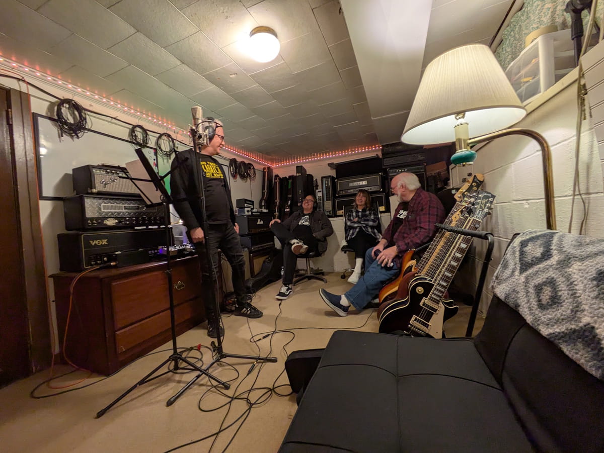 Garage punk rock'n'rollers THE DOWNSTROKES turn small-town parades, insomnia, and old bands into “The Furious Hours” 3 Robin gearing up for backing vocals