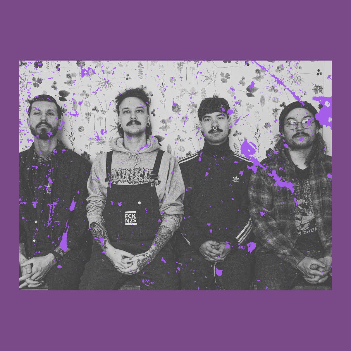 Screamo splits tradition continues on the newest offering from Finland's LETTERBOMBS and Göteborg's ÅTERSTOD 1 Letterbombs