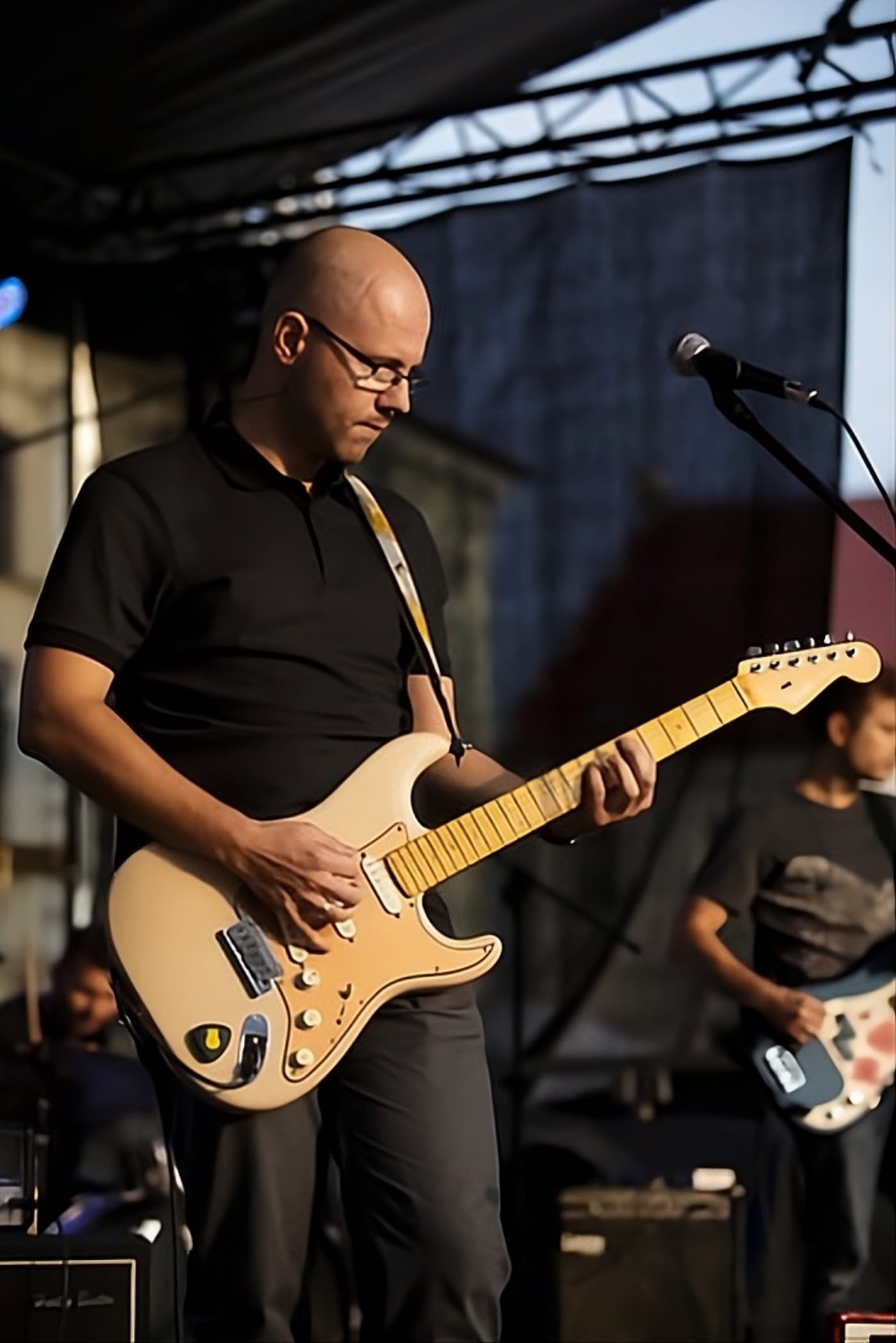 Alt rockers BY MILLION WIRES return after fourteen years with new EP "Not Over" 2 BY MILLION WIRES