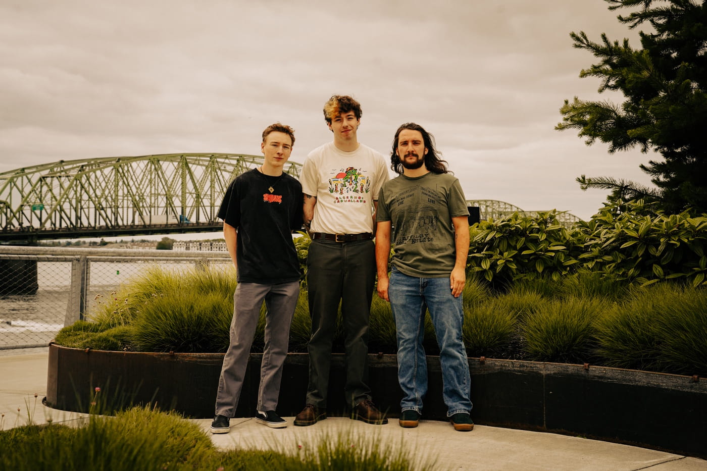 Washington's emo act EVERETT TEA discuss "long-tailed cat" ahead of LP "smoke signals" 1 Everett Tea