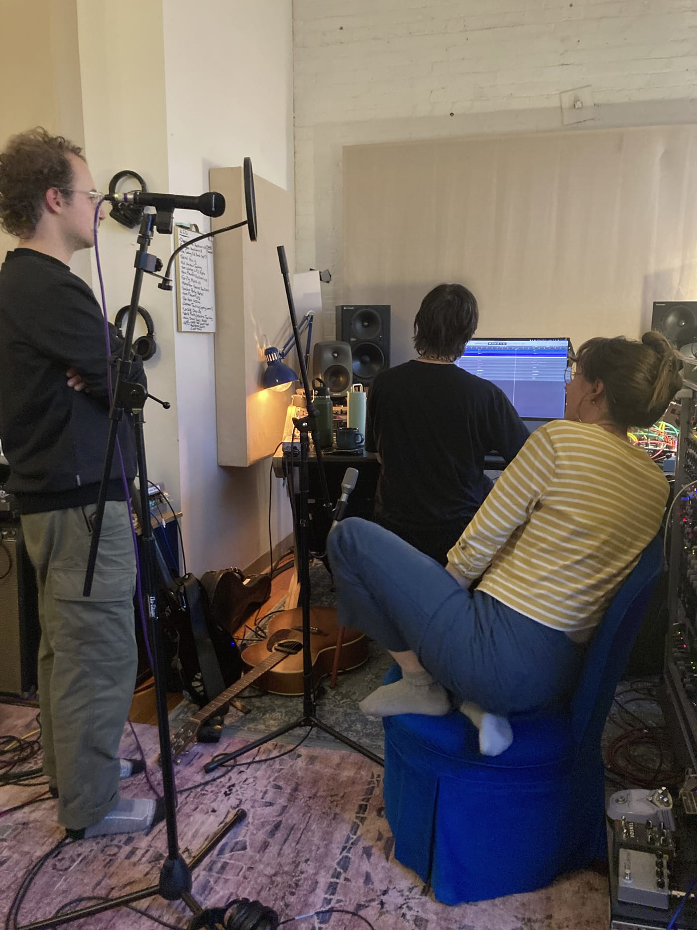 Brooklyn's HONEY VHS swaddle their folk-rock in analog warmth on "With Pulp" 3 HONEY VHS