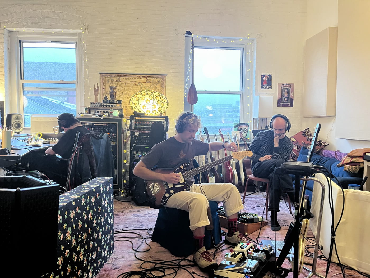 Brooklyn's HONEY VHS swaddle their folk-rock in analog warmth on "With Pulp" 4 HONEY VHS