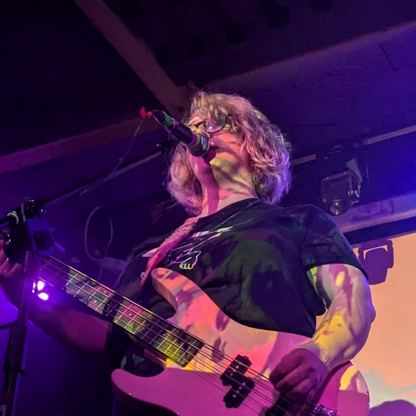 Polish grungegaze quartet MARCH DOVE on Jungian shadows, Japanese shoegaze, and the One Piece scenes hiding in their songs 4 March Dove