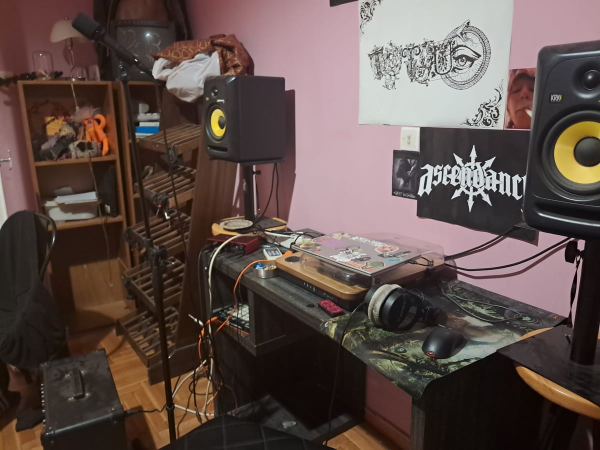 Chaotic metalcore screamo hybrid TETSUO reveals "critters" 1 TETSUO
