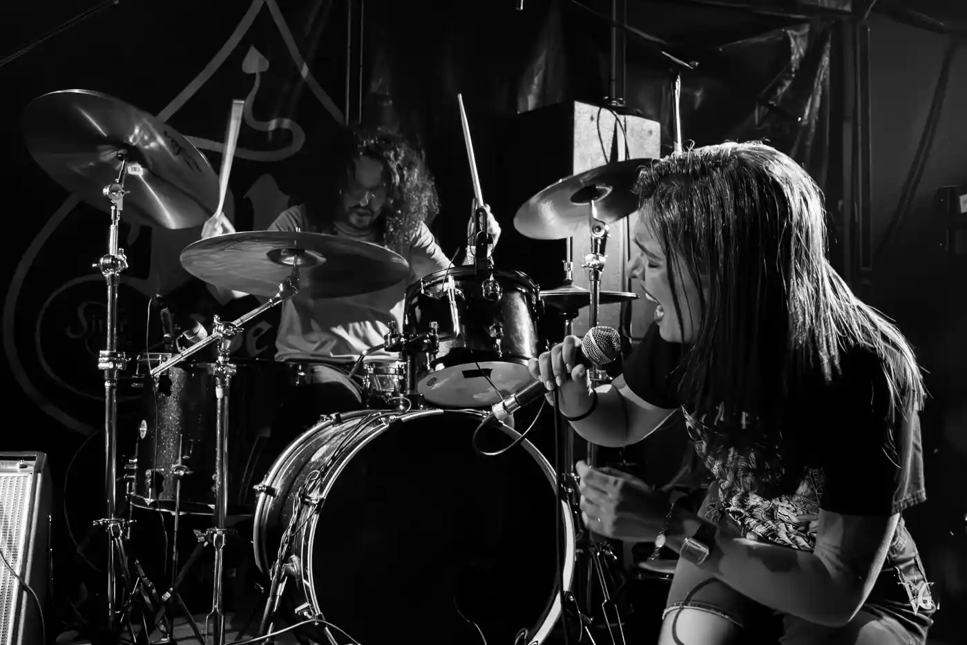 Staycation: VOLYNKA discuss Fugazi, Bierce's Devil's Dictionary, and a record about confinement that grew out of post-lockdown years in Athens 5 Volynka live