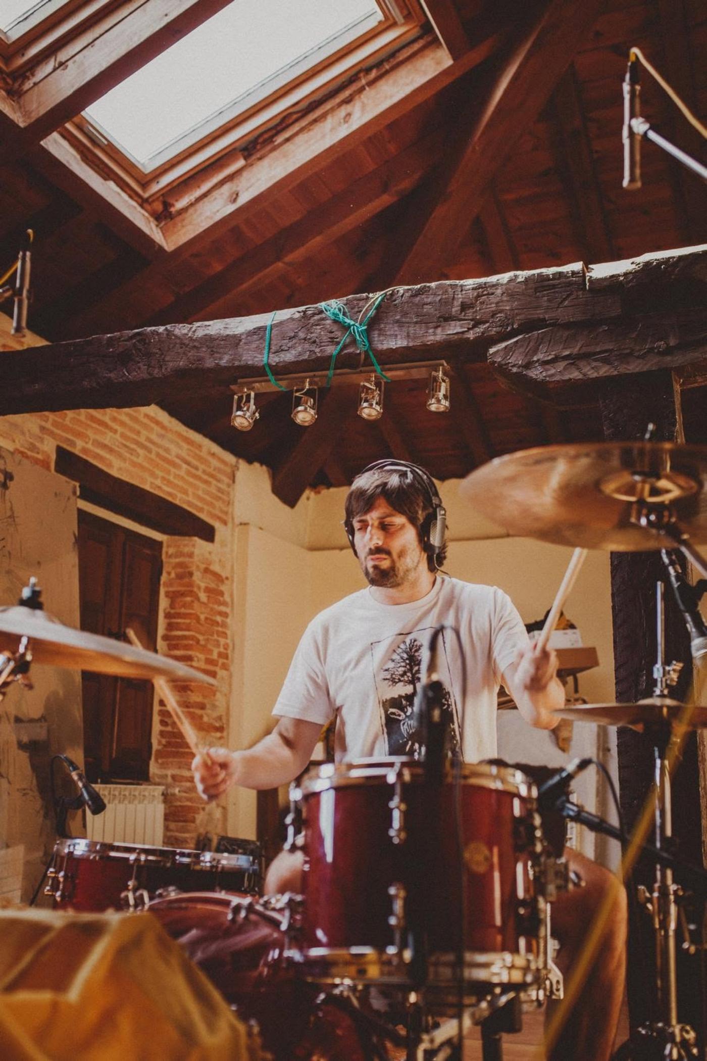 Cantabria post metal / post hardcore band ERETIA "The Autumn of Civilization," a massive 14-label co-release built to leave a mark 5 Eretia