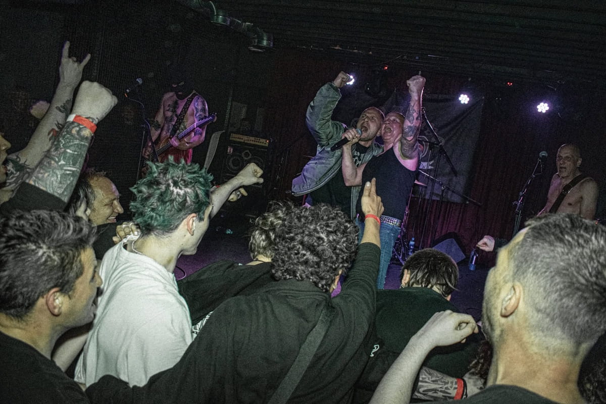 Two Lithuanian punk generations meet on TORO BRAVO and SOCPRO's "Mūsų Balsai" 4 Toro Bravo
