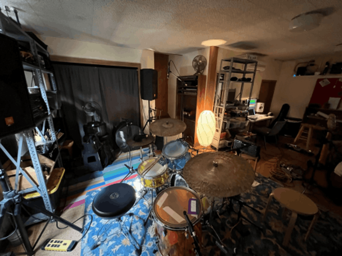 Nylon strings, telecaster twang, and a photo from Thailand: inside proun's 'Maybe Luck' 5 proun