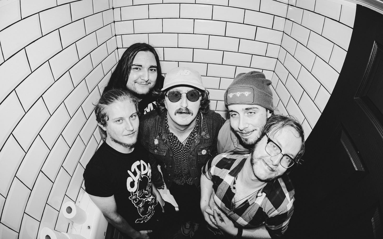 BOI TOI plays with post post-hardcore on "That's Boss", super adventurous, crazy 5-tracker worth your time 4 Boi Toi by William Mawdsley