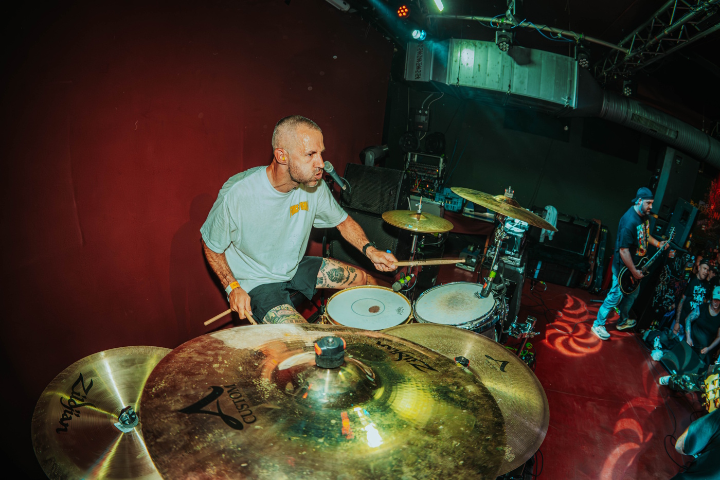 Dresden hardcore powerhouse RISK IT! drop "The Bottom Line", new LP on War Records coming up! 3 Risk It! by Ronja Hackbart