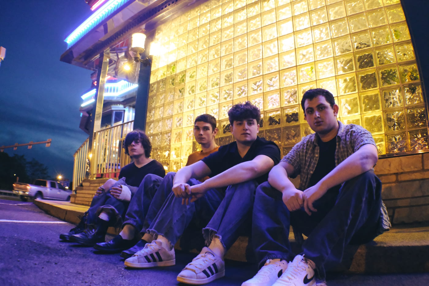 New Jersey emo-punk band 3 DOLLARS turn summer nerves into “Nauseous” 3 3 DOLLARS by Michael Dubin