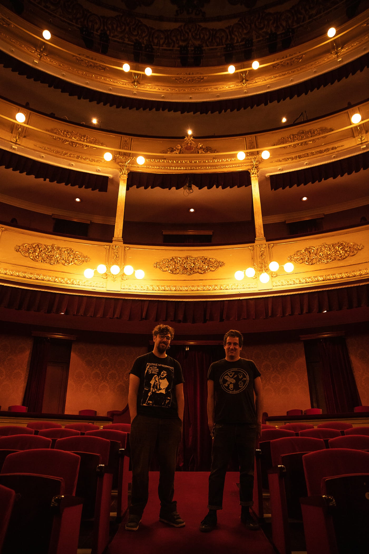 A pirate orchestra for the end of the world: wild post hardcore duo TANO! closes a decade with "Danses a la Discòrdia" 9 TANO! by Sergi Vila - Teatre municipal Girona
