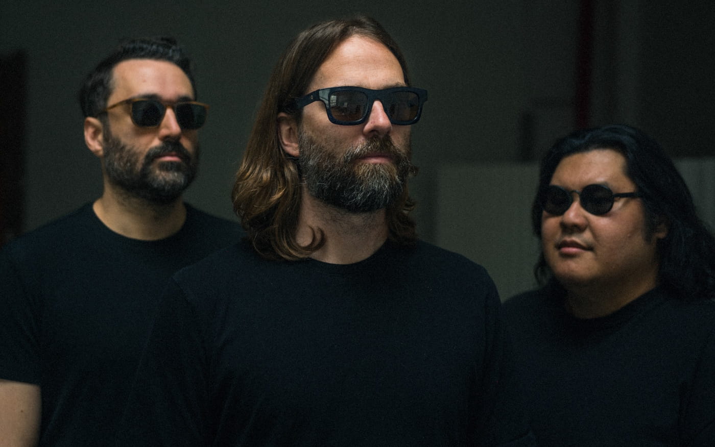Sludge noise rockers WEALTHY WOMEN on toxic masculinity, war, and immigration on massive new album "Children" 1 Wealthy Women