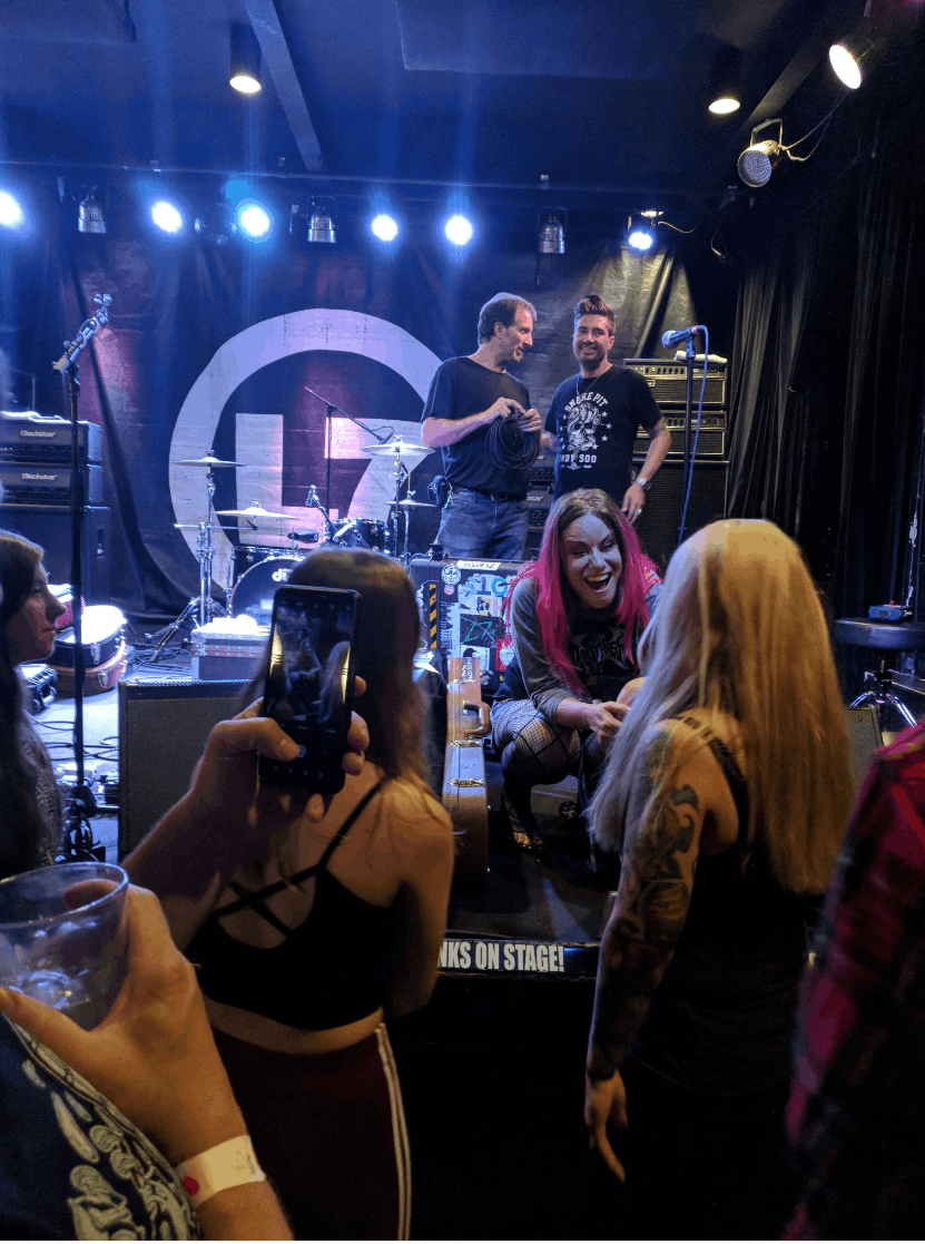 Goodbyes: Heavier Than Bricks - Remembering Jennifer Finch from L7 2 Jennifer Finch, L7