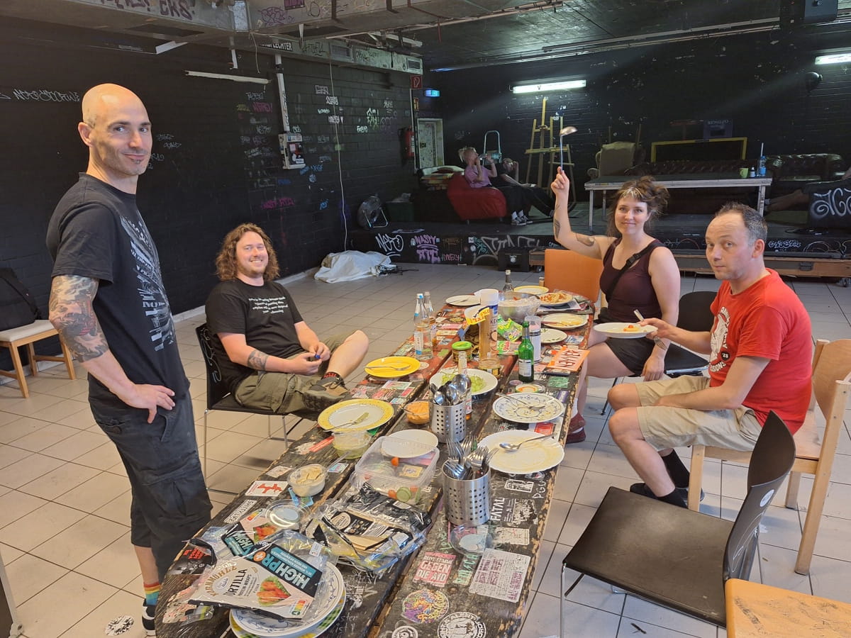 ANTILLECTUAL look back on 25 years of touring, politics and DIY work 3 Having dinner backstage at JUZ Mannheim