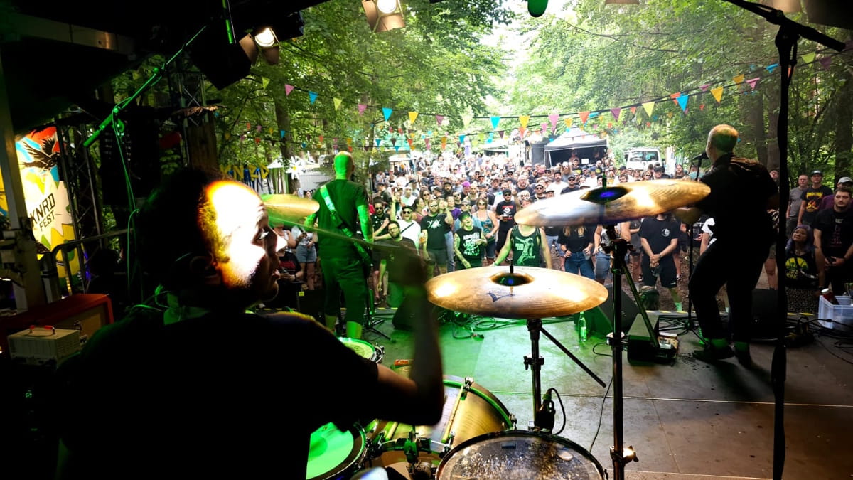 ANTILLECTUAL look back on 25 years of touring, politics and DIY work 6 Antillectual live at KNRD Fest as seen from the stage, Roos de Huu