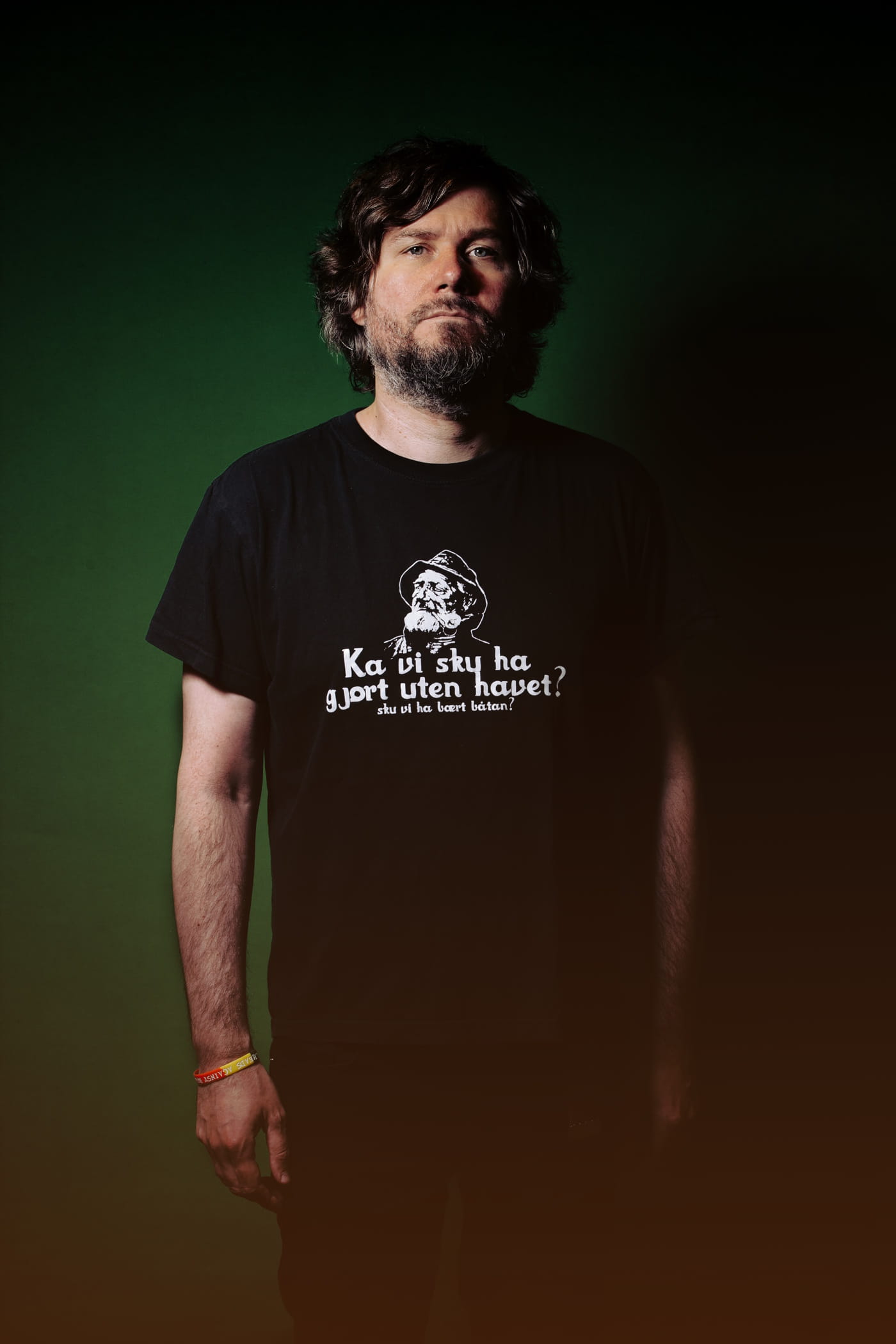 VELCRO DOG premiere “I’ll Stick to Fiction”, the third “Fjord Noir” single, a song about fiction as shelter from a world Tony Gonzalez can barely handle 3 Velcro Dog is the solo project of Norwegian musician and songwriter Tony Gonzalez, by Steffen Normark