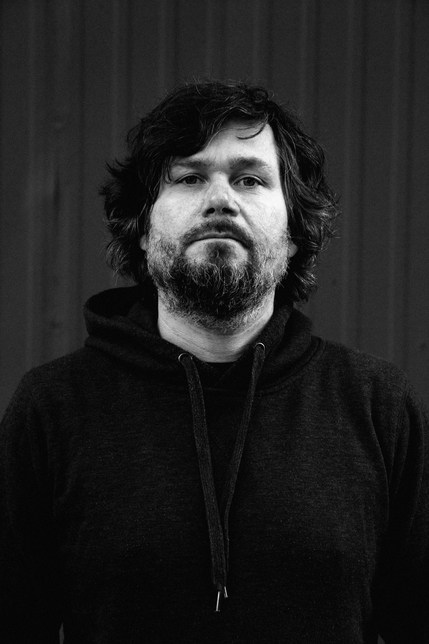 VELCRO DOG premiere “I’ll Stick to Fiction”, the third “Fjord Noir” single, a song about fiction as shelter from a world Tony Gonzalez can barely handle 4 Velcro Dog is the solo project of Norwegian musician and songwriter Tony Gonzalez, by Steffen Normark