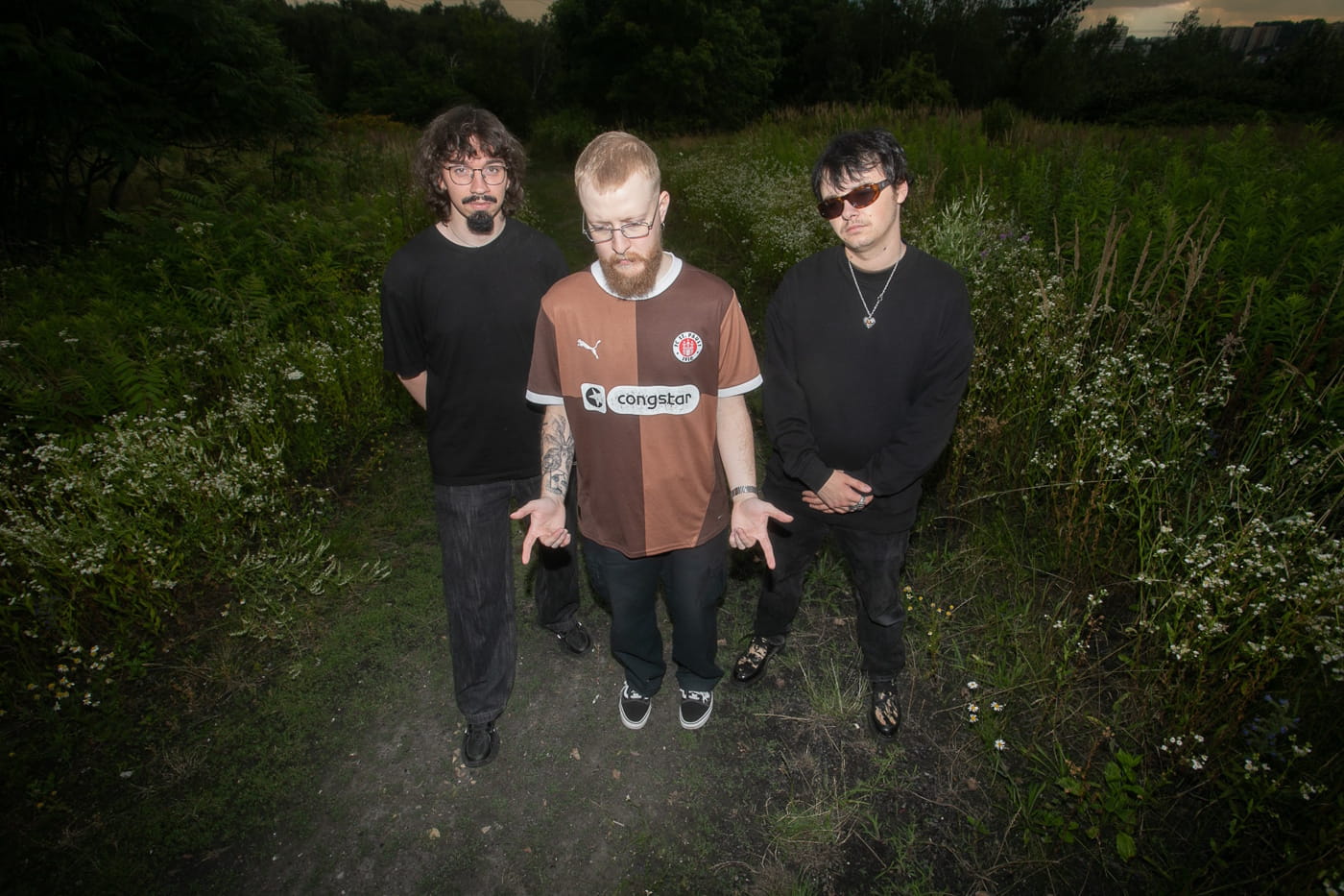 Katowice emo/shoegaze trio przeprosiny turn dream loss into captivating debut album "femme" 2 przeprosiny, by Jacek Brzoza