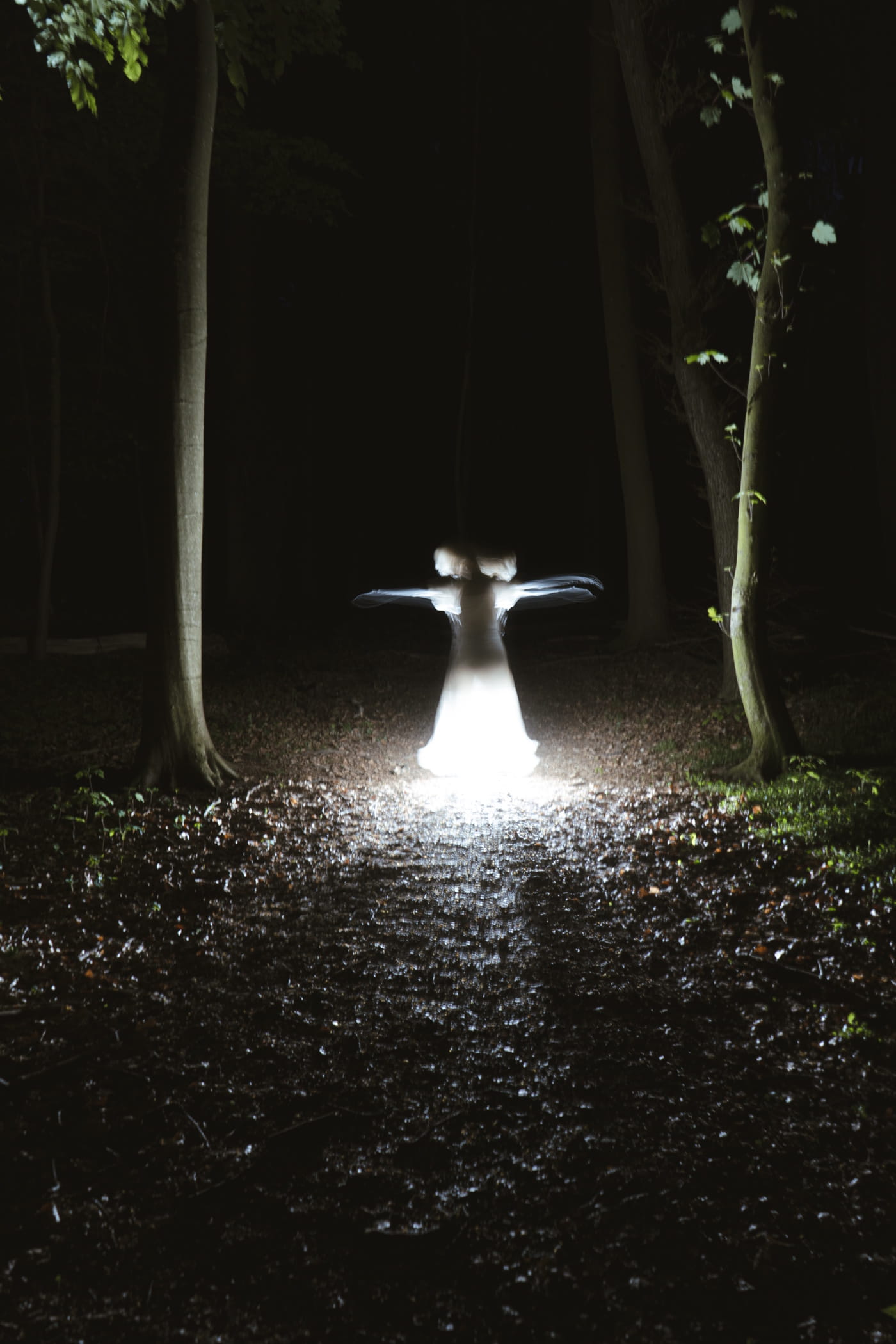 Friendship budgets, Jungian psychology and years of Dortmund DIY shows - behind the scenes of "Chrysopoeia" by MORAL BOMBING 4 Moral Bombing, by Katharina Schffr, @katharina_schffr