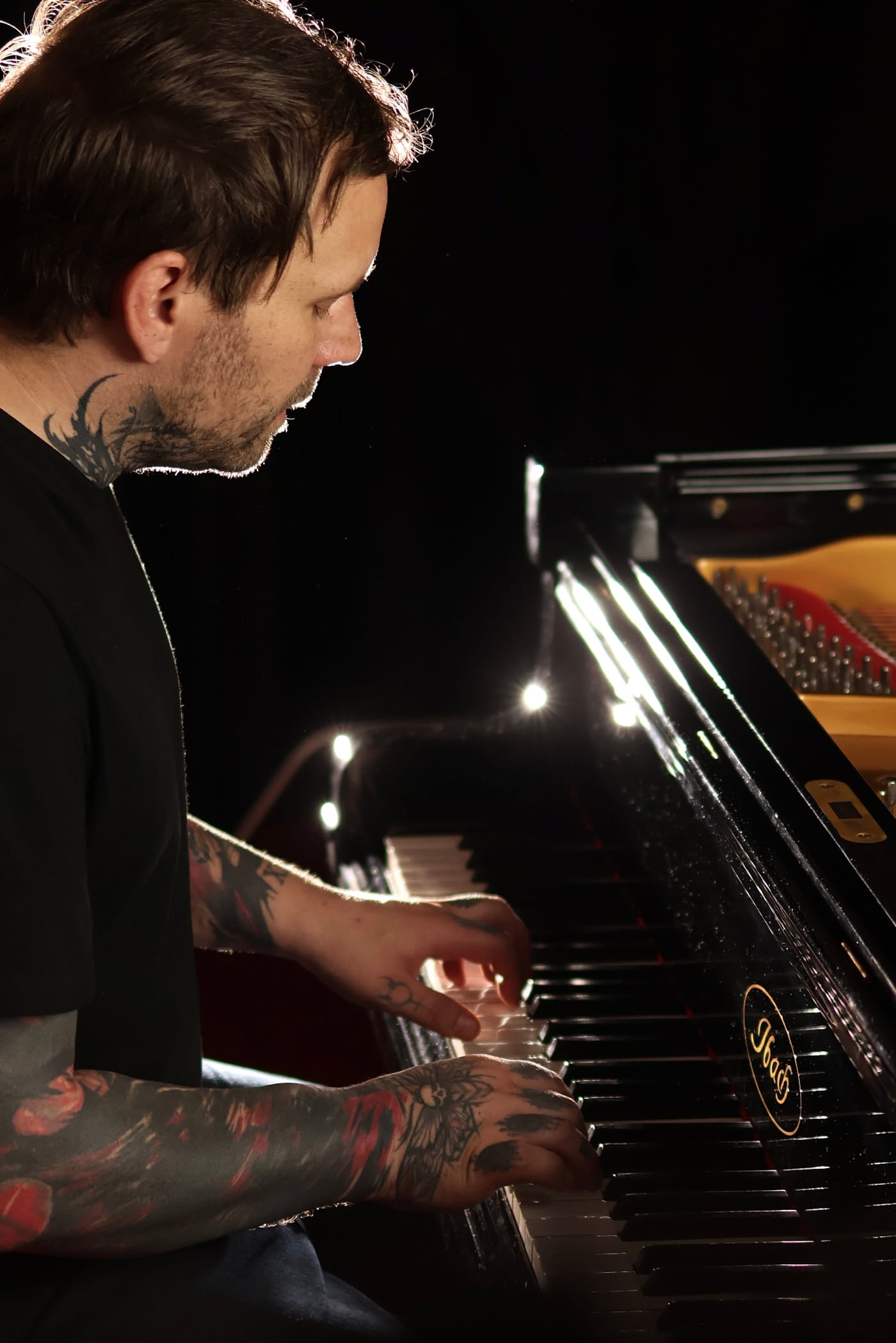 Innsbruck post-rock OUR CEASING VOICE gather twenty years of stops, returns and unfinished songs on "The Origin of Everything" 1 Dominik Dörfler