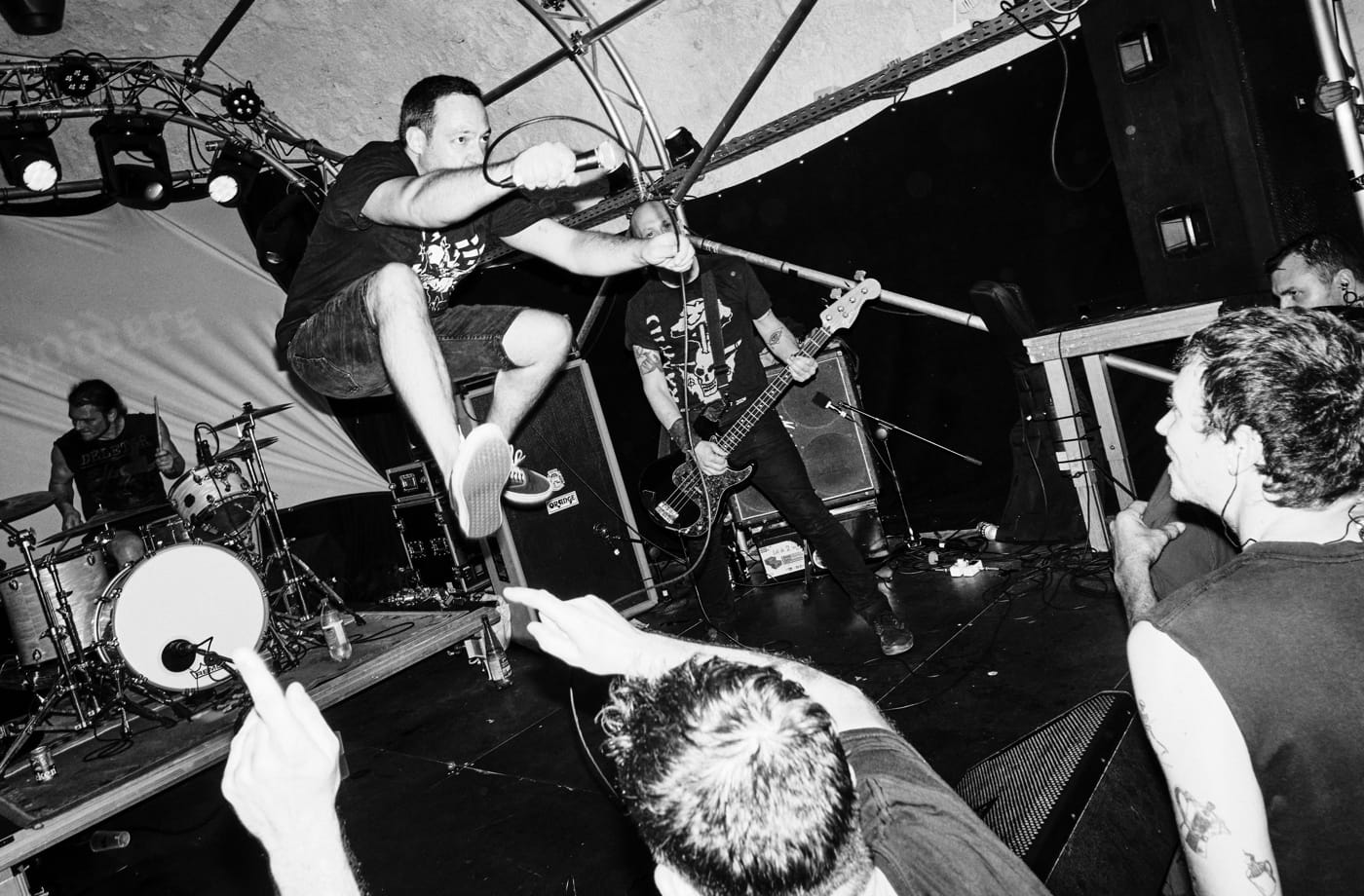 After almost 25 years at Revelation, Adam Lentz starts Bottom Six Records with YOUTH AVOIDERS' "Defiance" 6 Youth Avoiders live, photography: Joan Dastarac