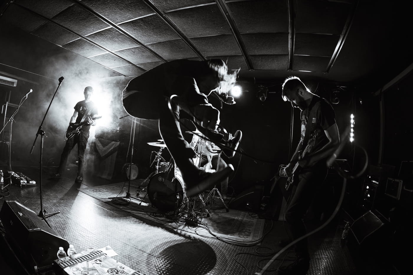 Alle Foglie Fest: 7 screamo bands talk class, gatekeeping, autonomous spaces and the cost of keeping DIY alive 7 Irma, by Andrea Rivadossi