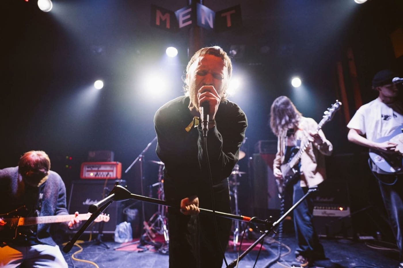 Alle Foglie Fest: 7 screamo bands talk class, gatekeeping, autonomous spaces and the cost of keeping DIY alive 6 FALESIA by Nik Erik Neubauer, @nikerikneubauer
