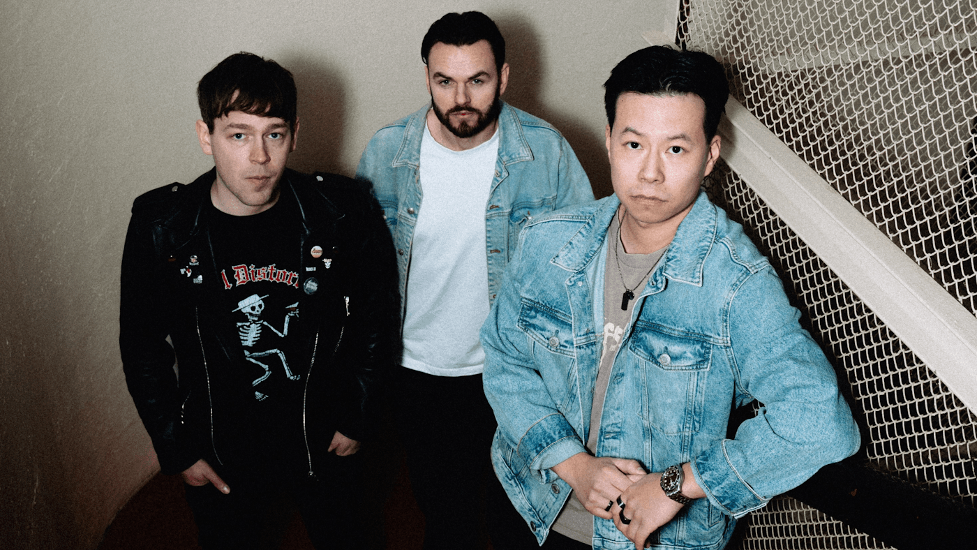 Hardanger punk rock'n'rollers DEAD TARGET bring their hometown roots to debut album "Still While It Spins" 3 DEAD TARGET by Alina Leira