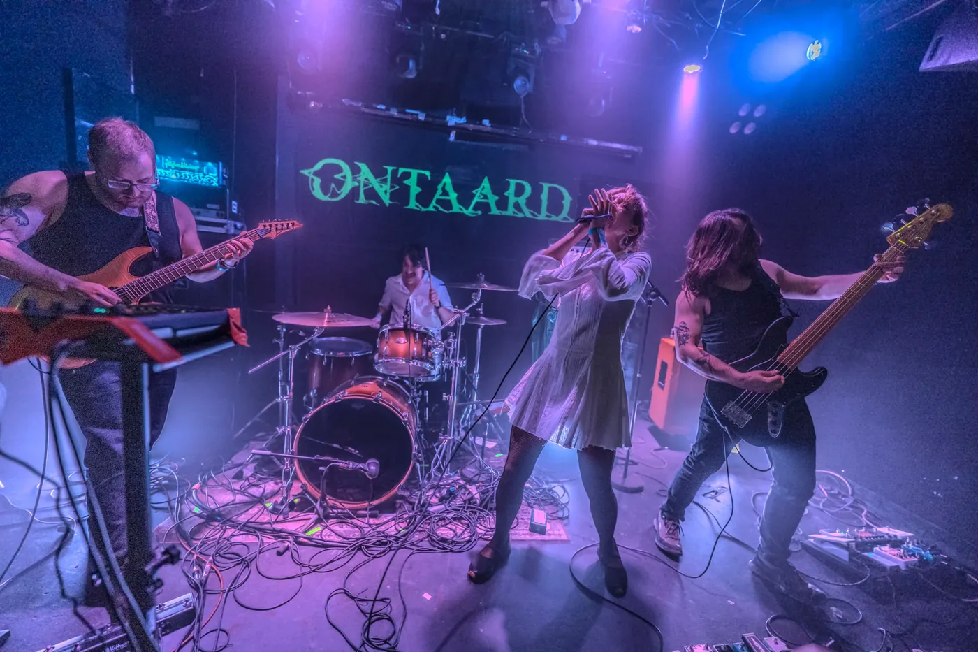 Utrecht post-metal band ONTAARD piece together years of trauma and shame on "A Monster Named Shame" 4 ONTAARD, by Reinier van Olderen