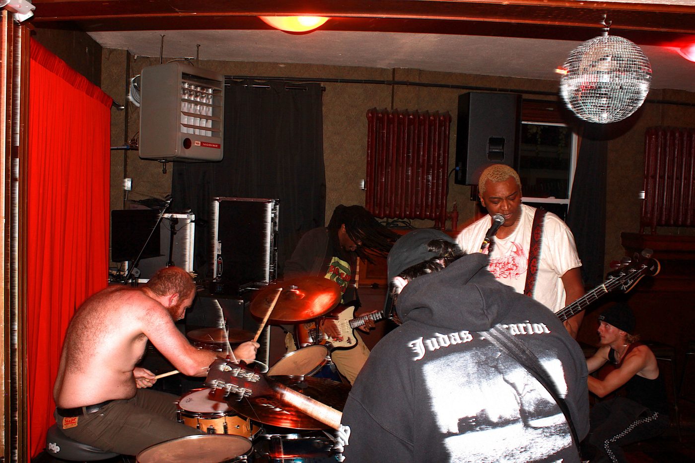 New Brunswick blackened screamo band CASCA bring years of DIY history and personal wreckage into their debut EP 3 CASCA live at The Nook